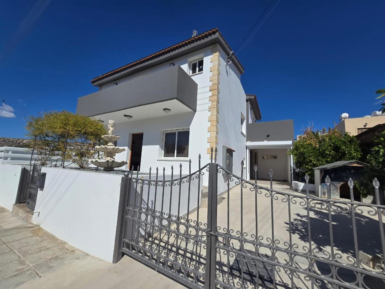 Michael Angelo Villa Paphos Esterno foto