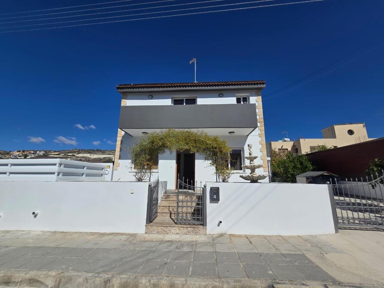 Michael Angelo Villa Paphos Esterno foto