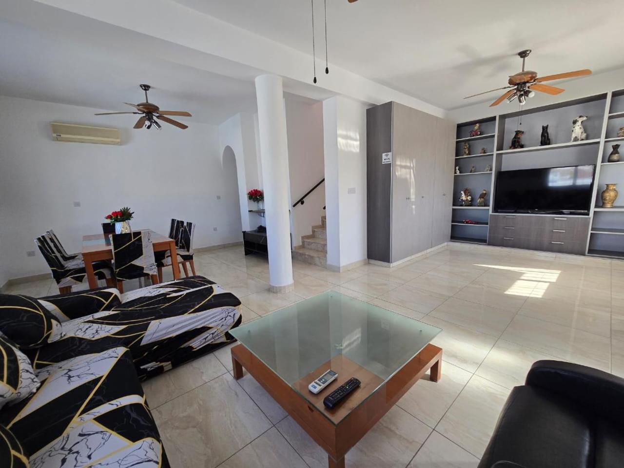 Michael Angelo Villa Paphos Esterno foto