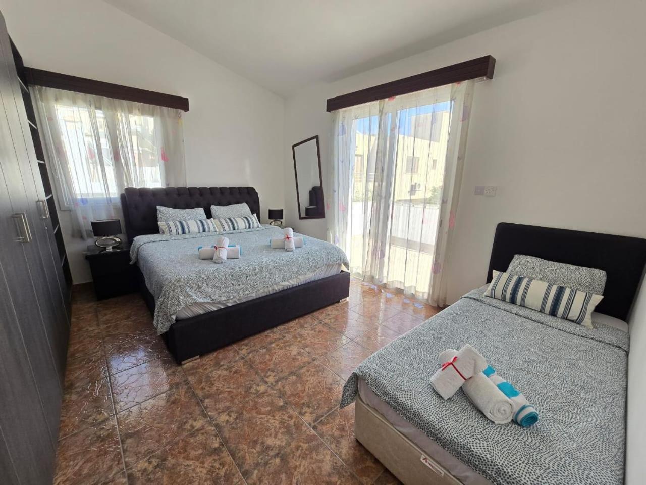 Michael Angelo Villa Paphos Esterno foto
